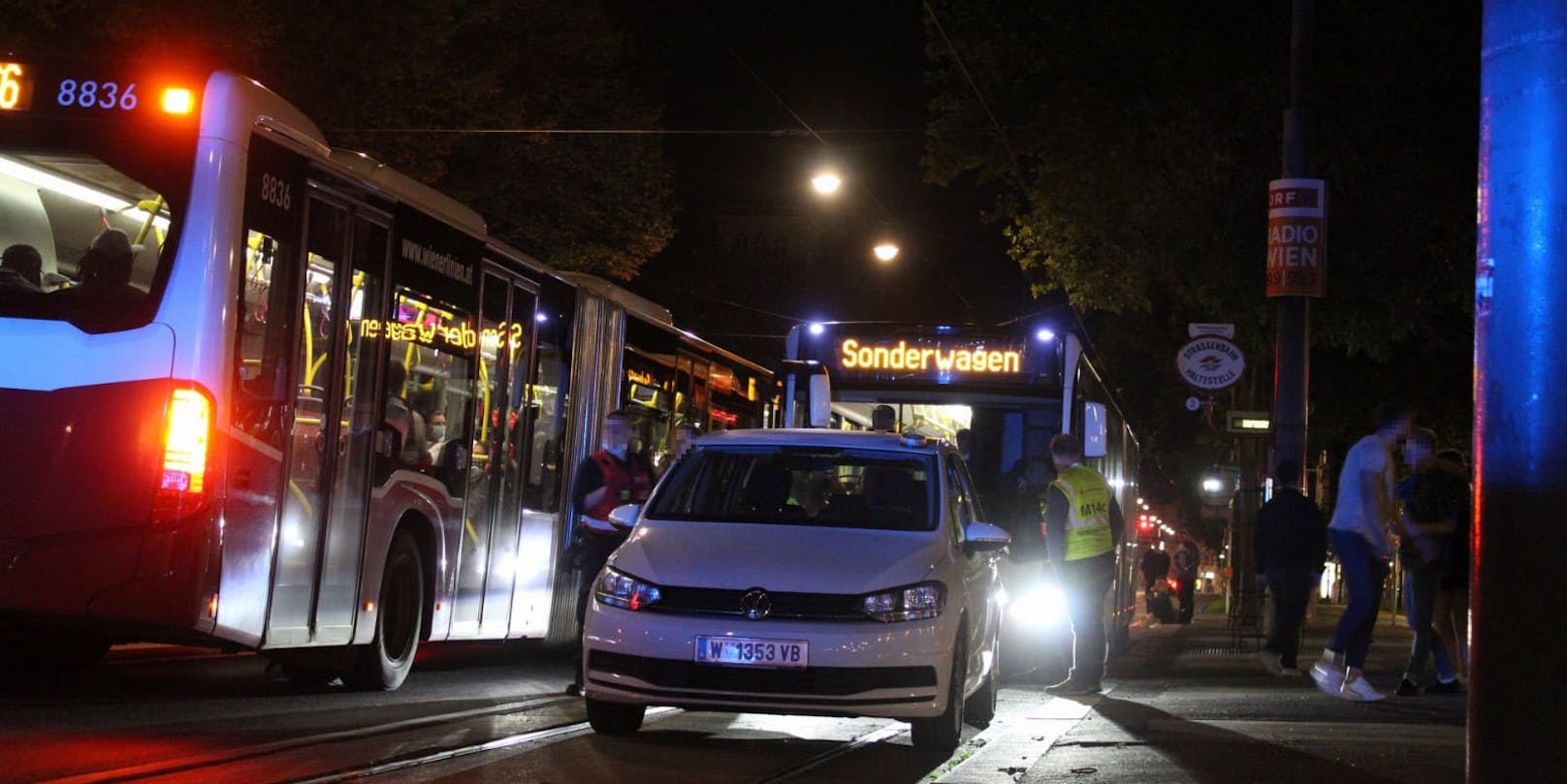 Nachtbus-Kontrolle auf der Wiener Ringstraße