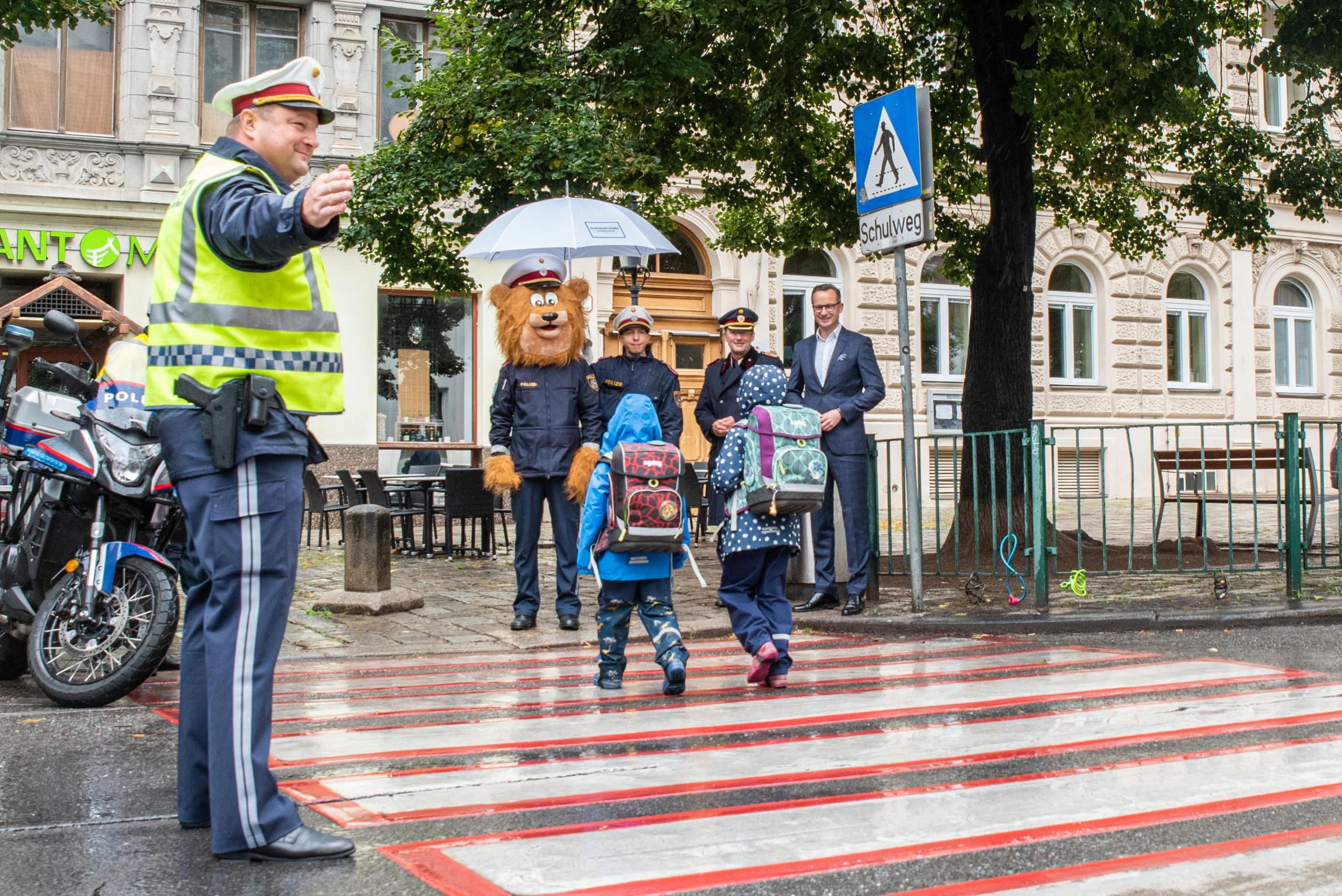 Es wird eine verstärkte Verkehrsüberwachung durch die Polizei im Bereich der Schulen geben.