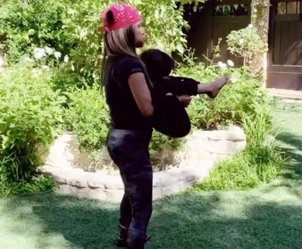 US-Schauspielerin <strong>Halle Berry</strong>absolviert ihr Training mit Sohn Maceo: 