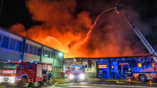 Brand in Kartonfabrik