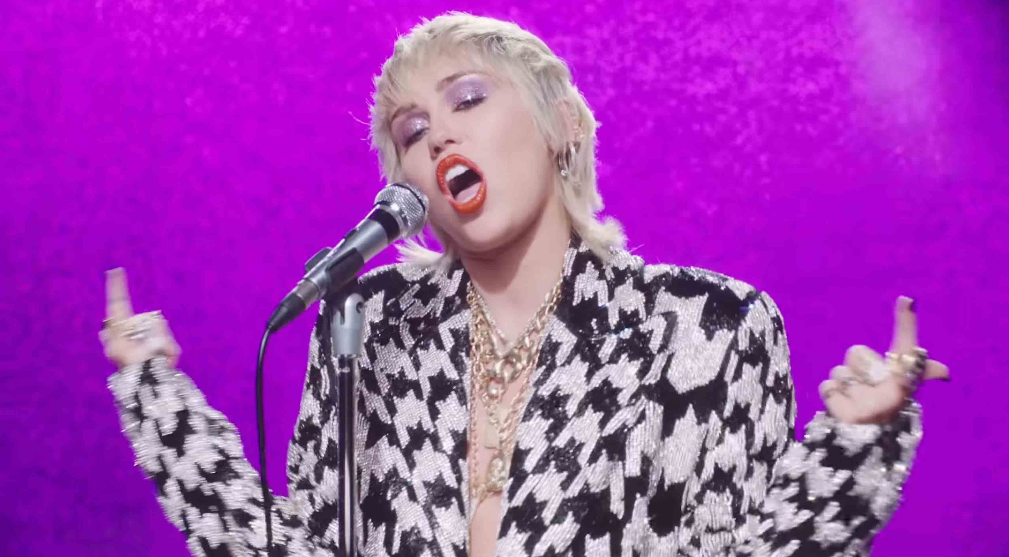 "Midnight Sky": Miley Cyrus
