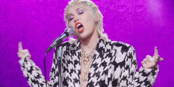Mit ihrer neuen Single "Midnight Sky" landete Miley Cyrus erneut einen Hit, muss aber im Hintergrund gegen gesundheitliche Probleme kämpfen.