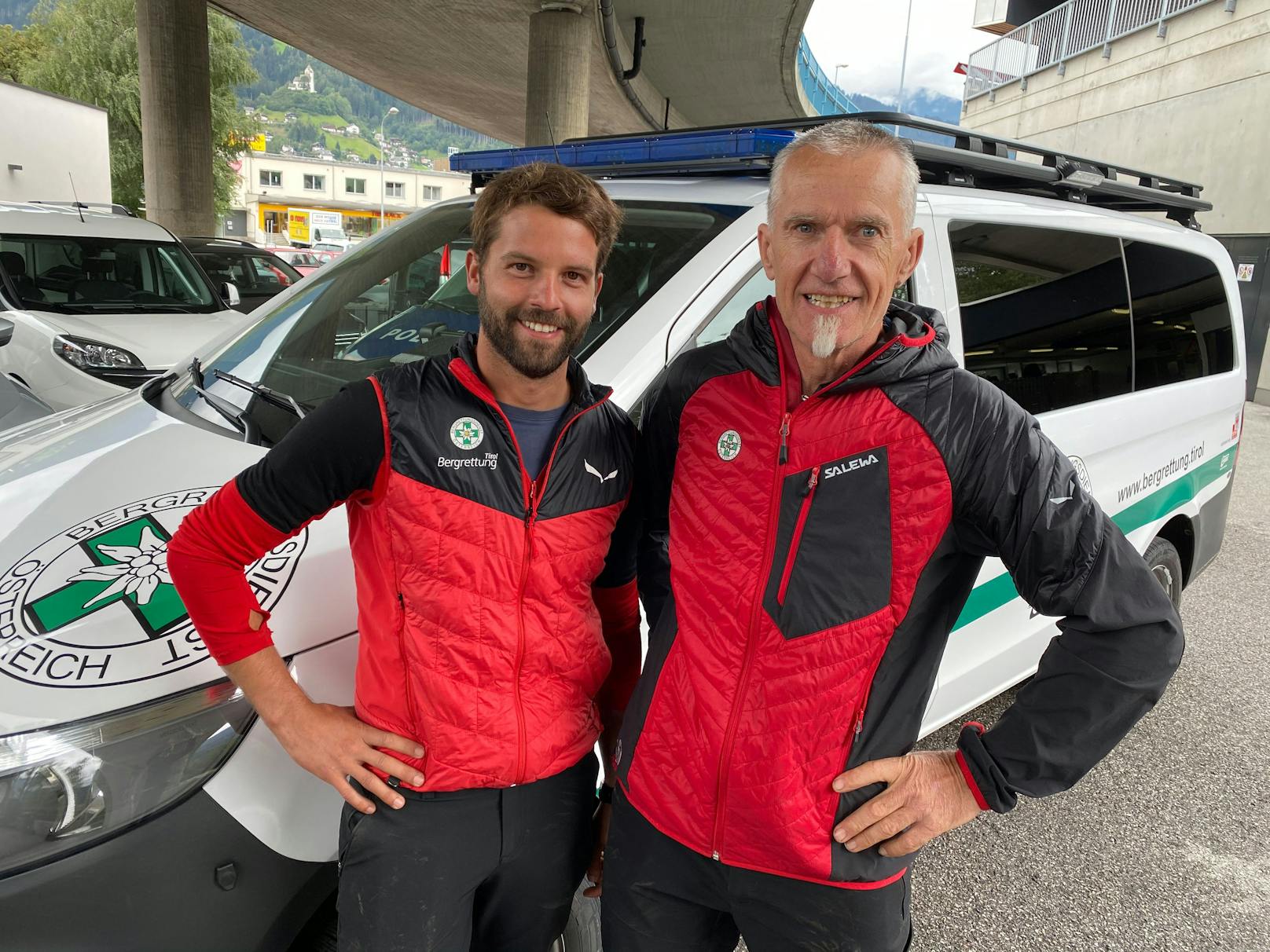 Josef Schiffmann (l.) und Paul Gürtler (r.) von der Bergrettung Schwaz fanden den vermissten Bergsteiger.