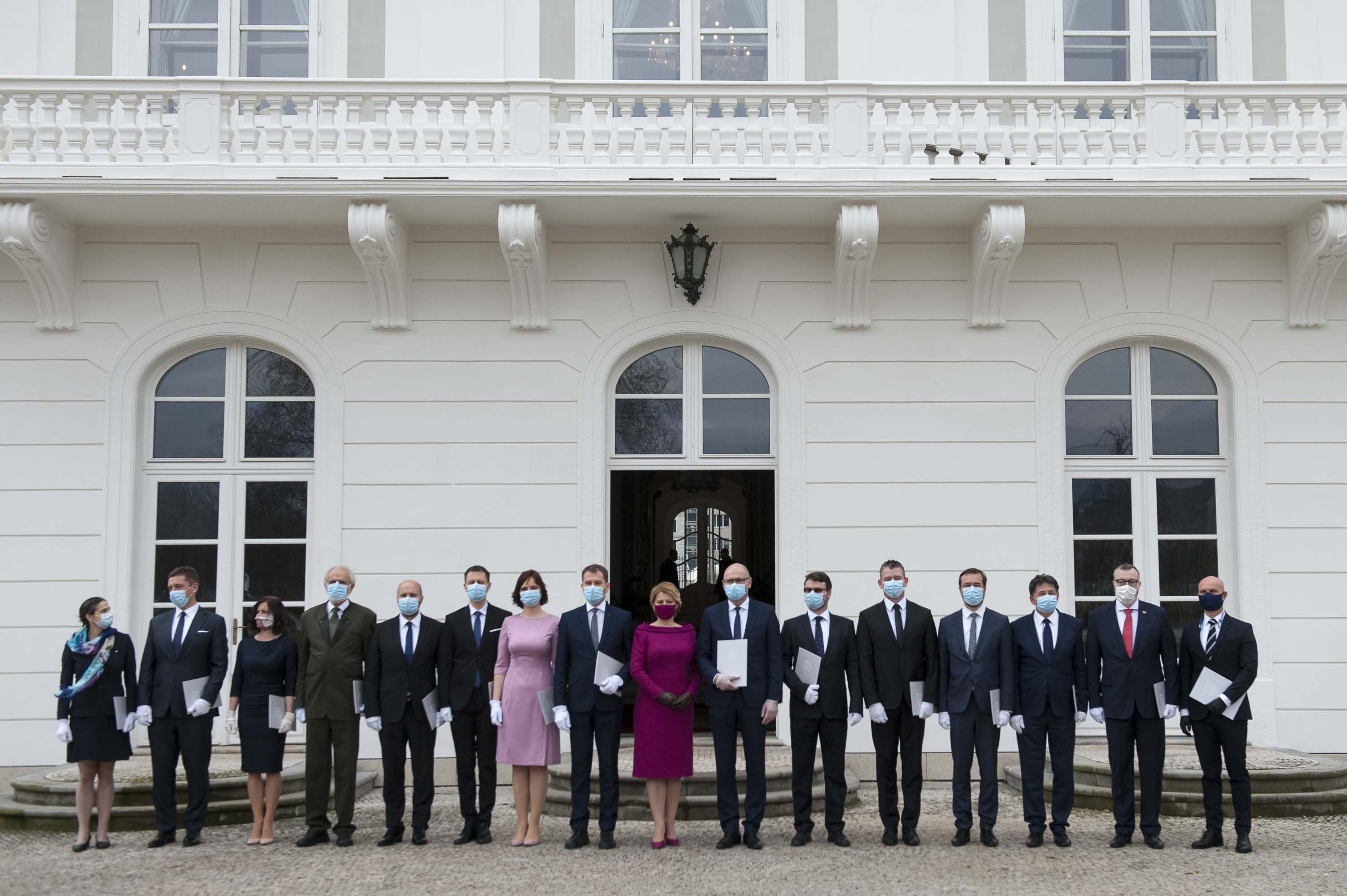 Die erst im März neu gewählte Regierung der Slowakei unter Igor Matovič.