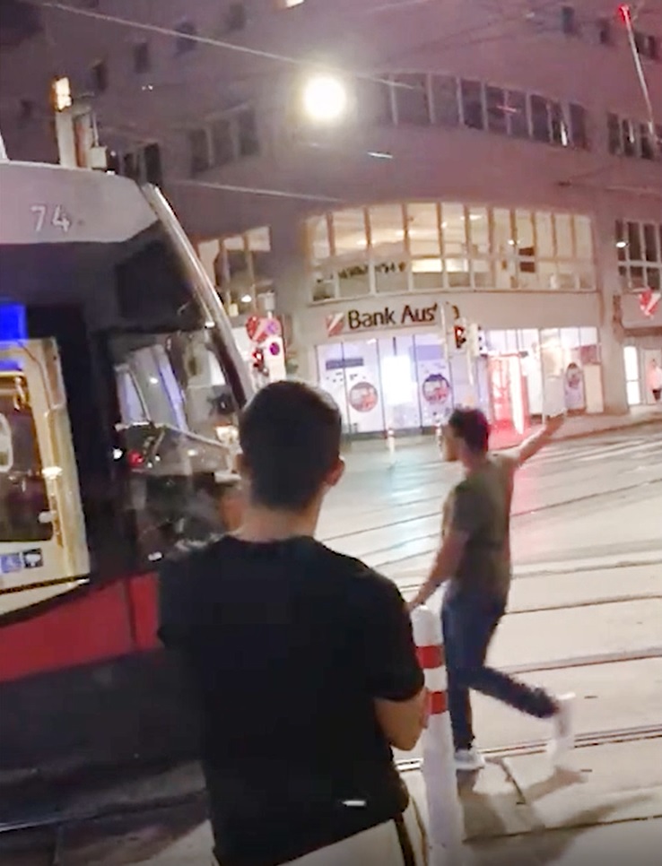 Am Freitag kam es zu einem Streit zwischen Bim-Fahrer und Fußgänger.