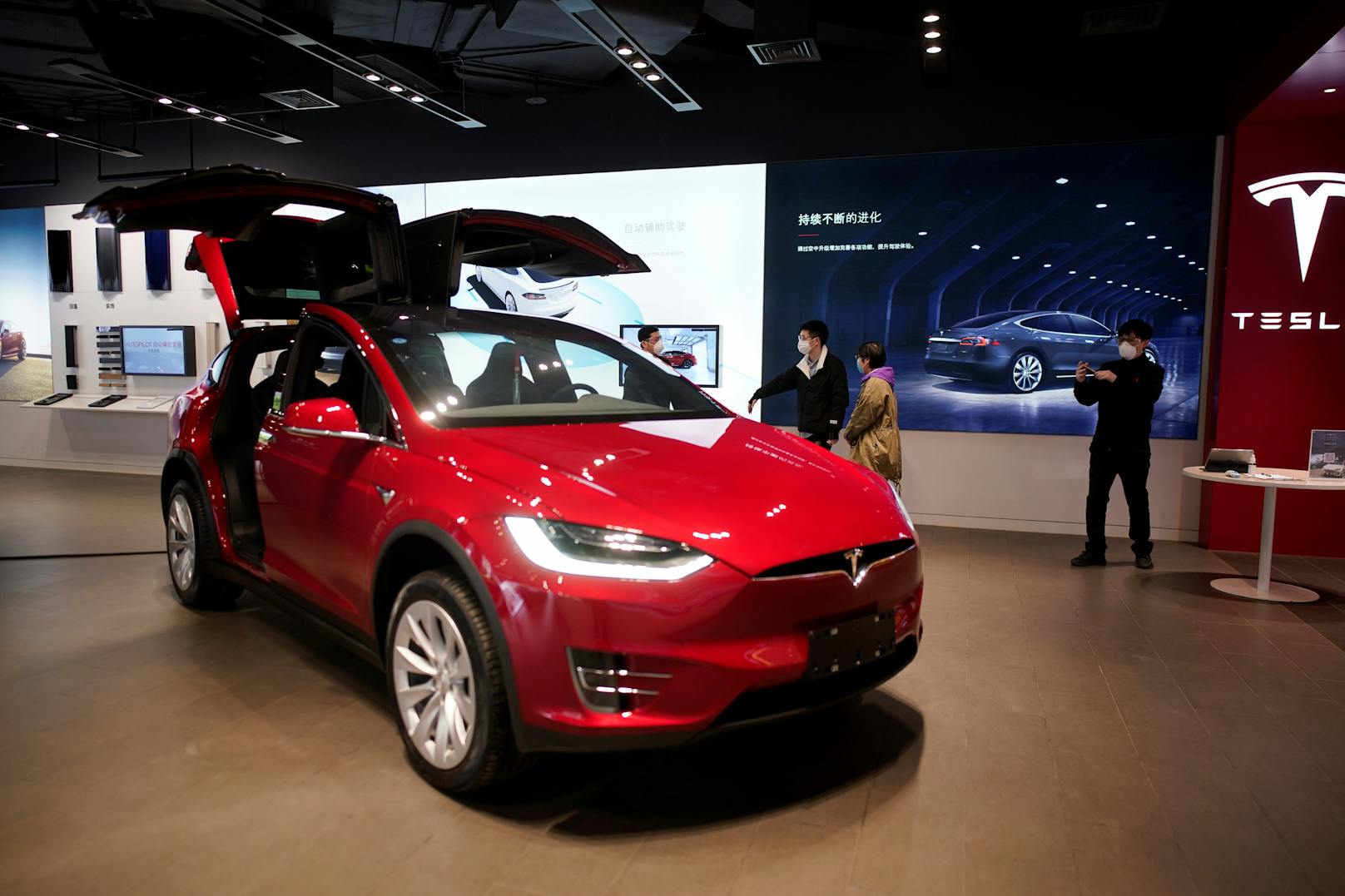 Trotz der Corona-Krise peilt Tesla für 2020 weiterhin einen Absatz von 500.000 Autos an.