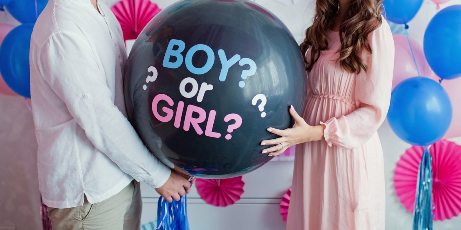 Bei einer "Gender Reveal Party" erfahren Paare erstmals das Geschlecht ihres Babys. Meist wird dabei ein mit blauen oder rosa Konfetti gefüllter Ballon zerstochen.