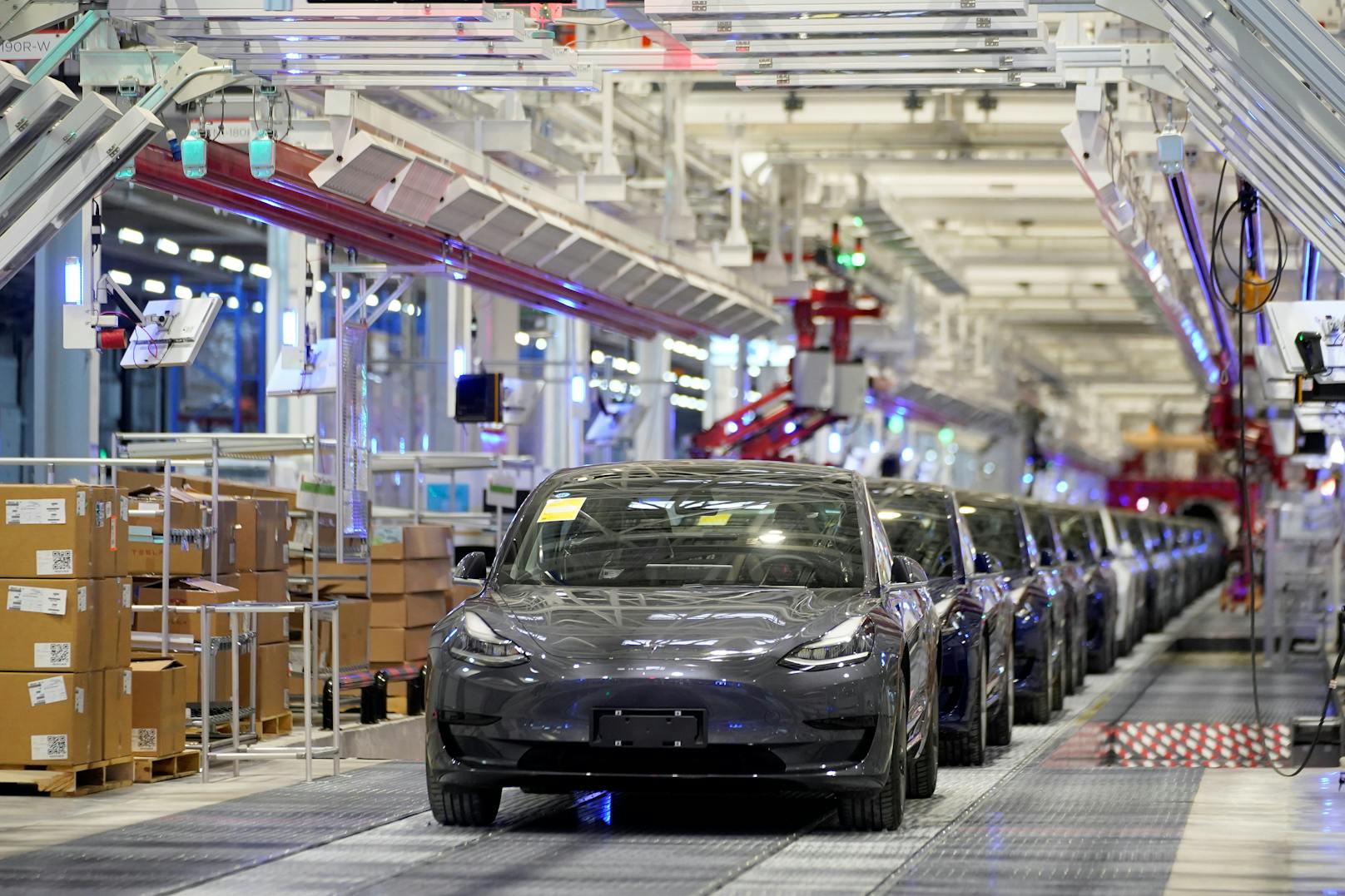 Im vergangenen Jahr verkaufte Tesla gerade einmal knapp 370.000 Fahrzeuge