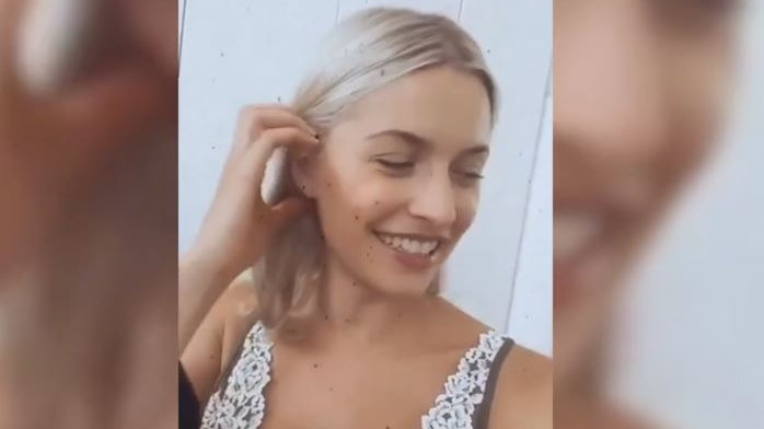 So viel Begeisterung kann auch <strong>Lena Gercke</strong> kaum fassen: Fröhlich quietschend meldet sich Tochter <strong>Zoe </strong>im Videohintergrund zu Wort.