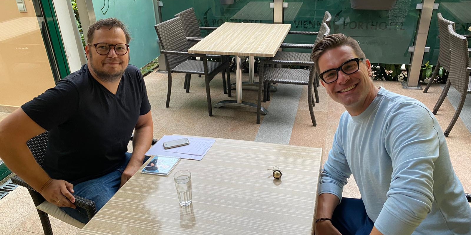 Eloy de Jong im Schlager-Talk mit <em>"Heute"</em>-Redakteur Jochen Dobnik