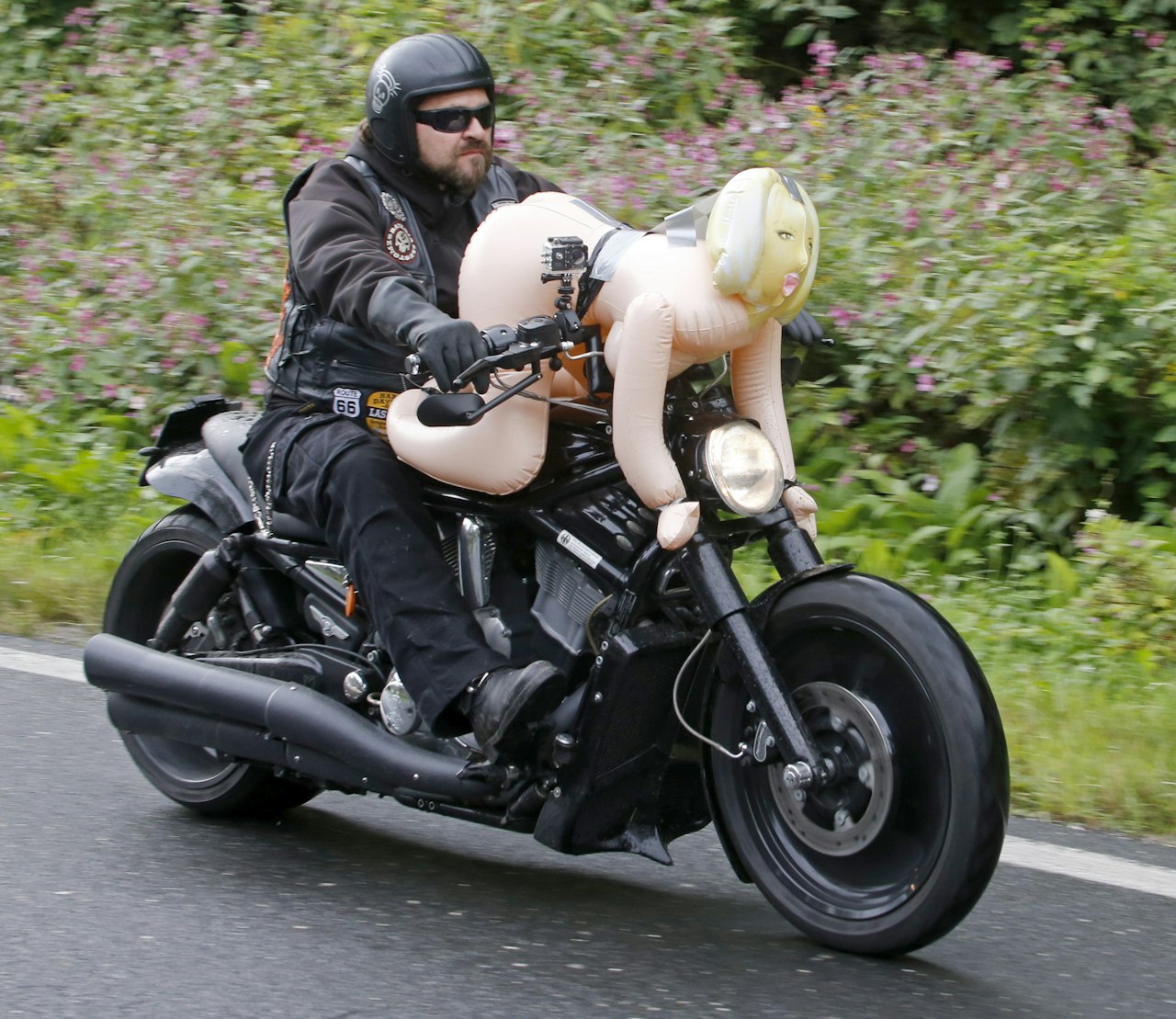 Heute.at - Trotz Absage: 10.000 Harley-Fans knattern durch Kärnten