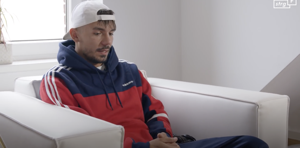 Capital Bra stellt sich allen Fragen.