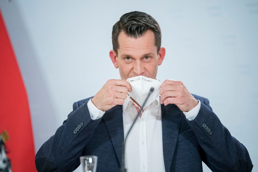 Mückstein erwartet stark steigende Zahlen.