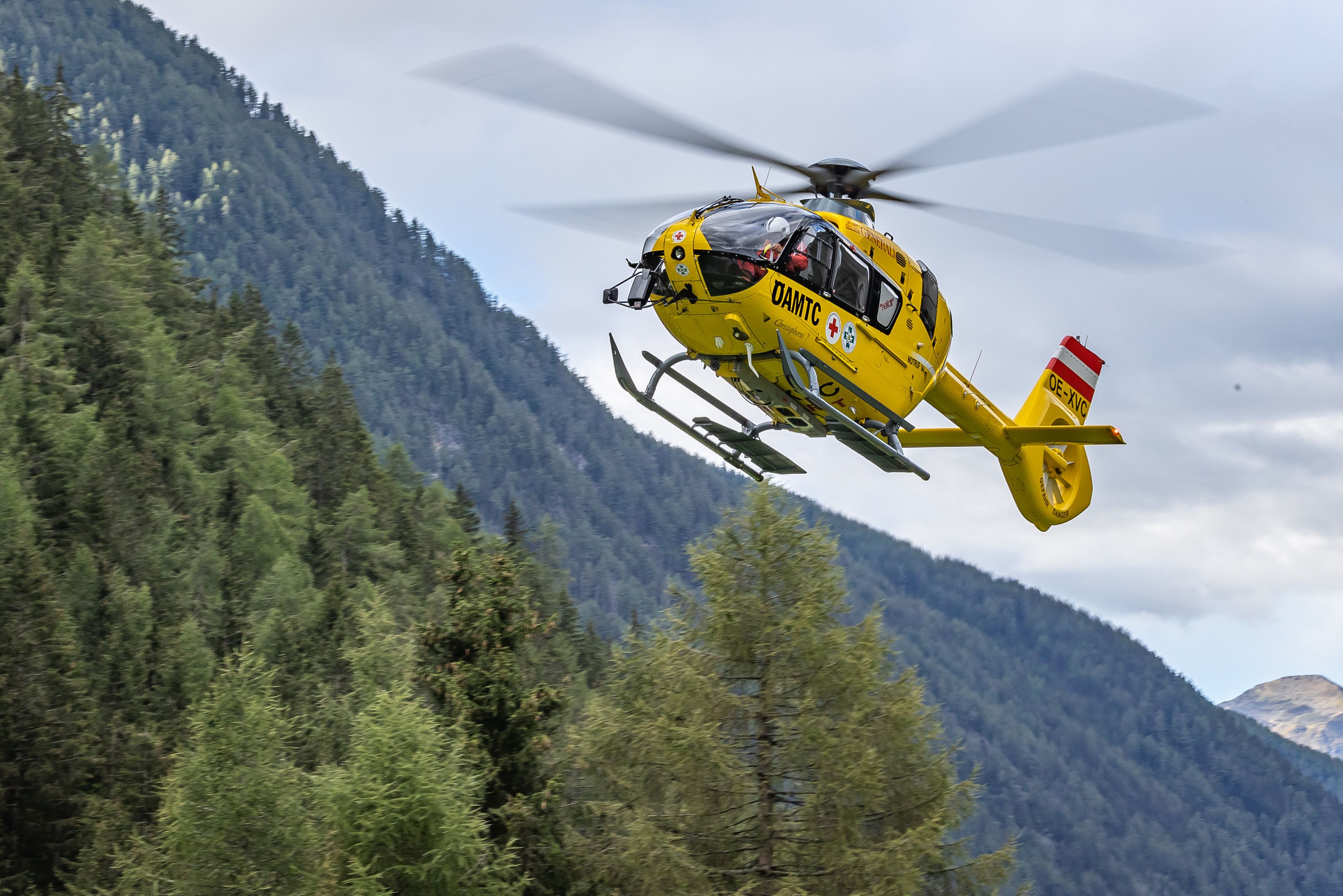 Ein "Christophorus"-Notarzthelikopter des ÖAMTC im Einsatz. Symbolbild