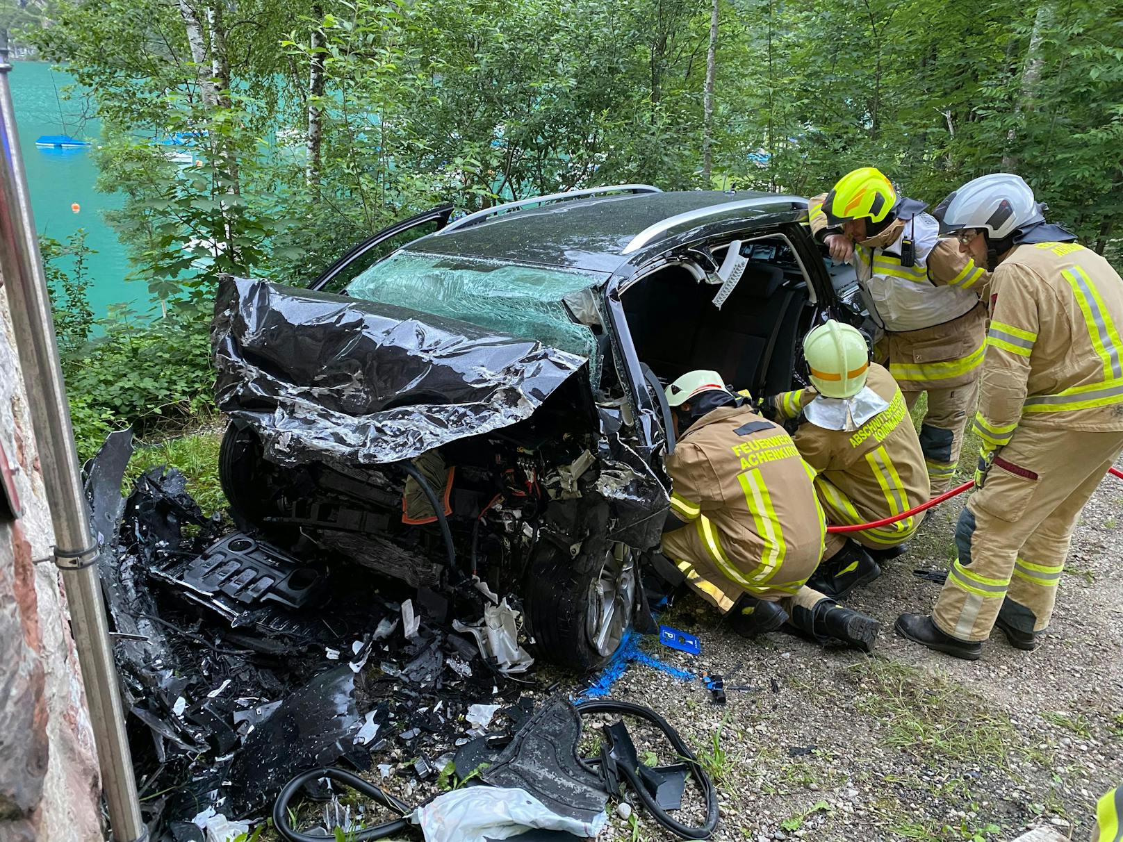 Für den 33-jährigen Autofahrer kam nach dem Crash in Achenkirch jede Hilfe zu spät. 