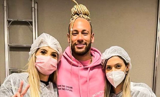 Neymar mit neuer Haarpracht