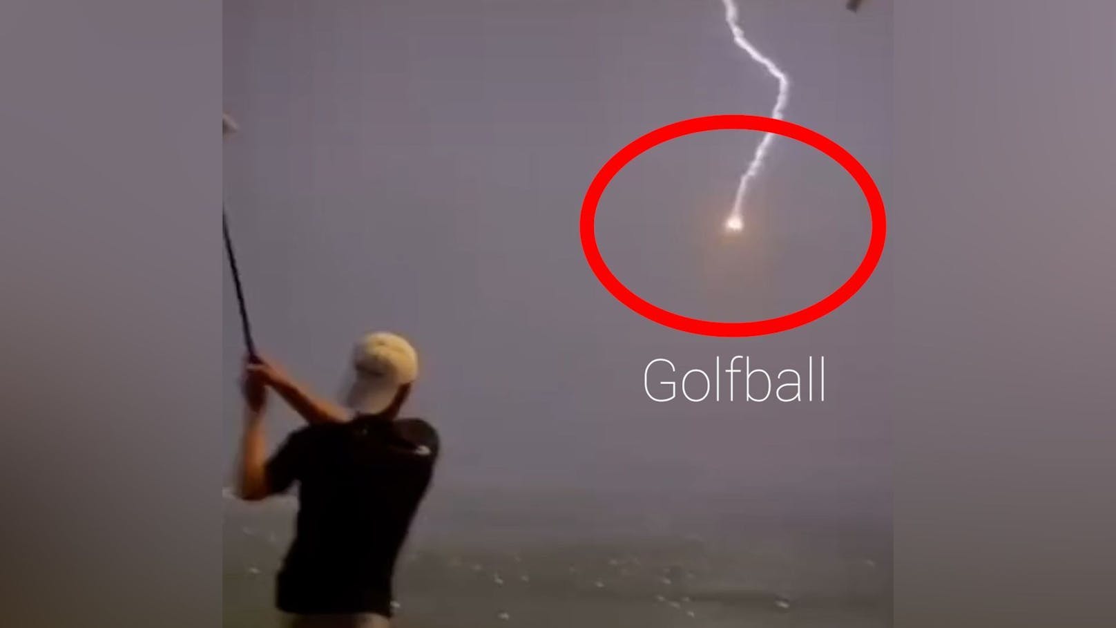 Golfball eines Teenagers in der Luft von Blitz getroffen