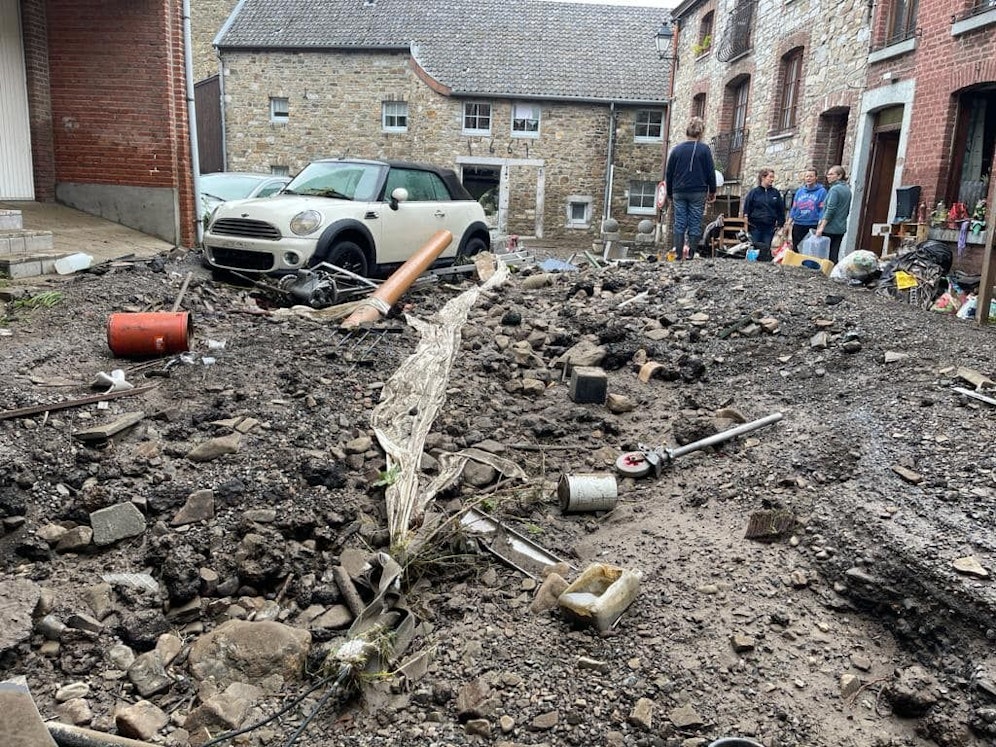 Die Wehren aus NÖ helfen in Lüttich.