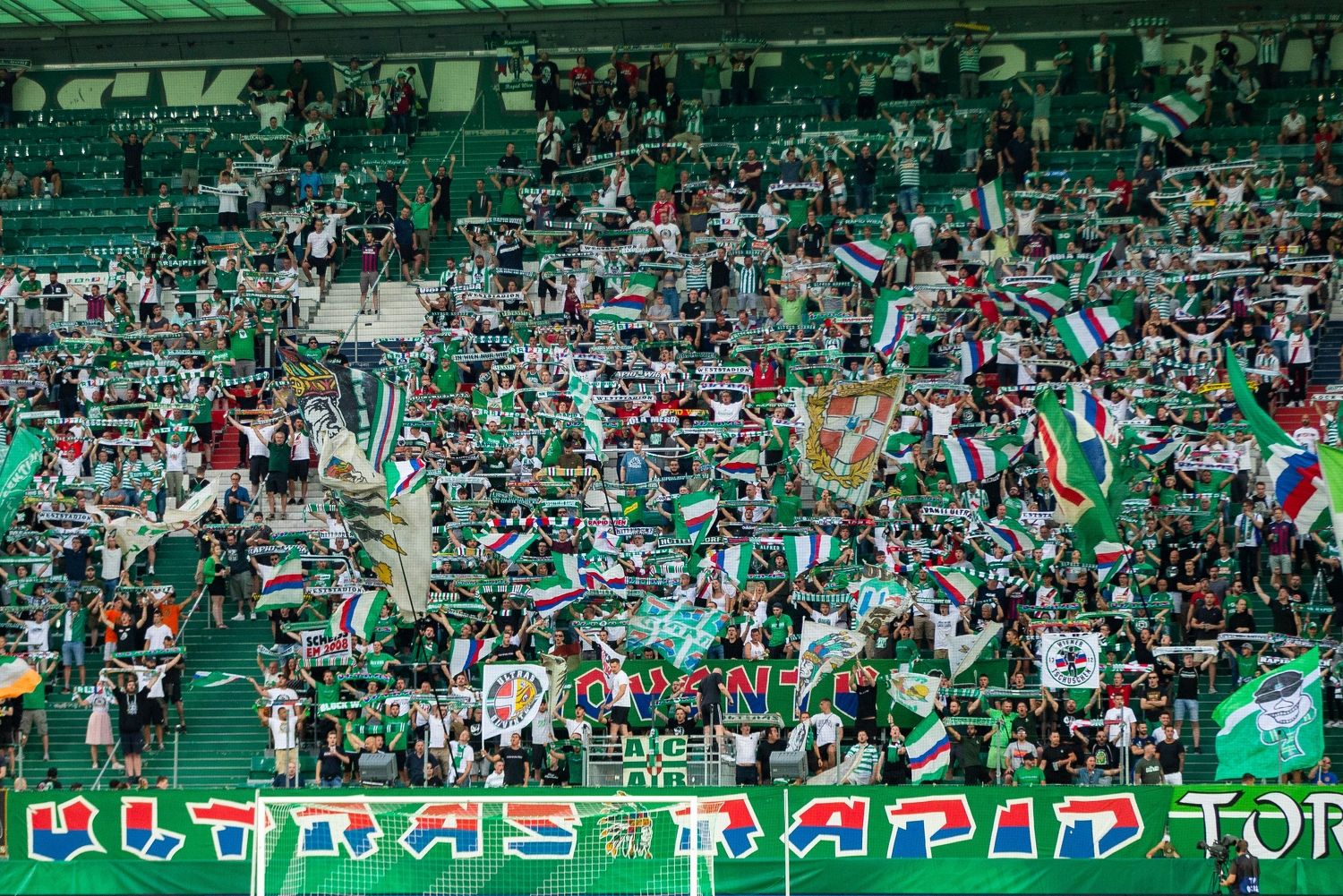 Der Block West war endlich wieder gefüllt