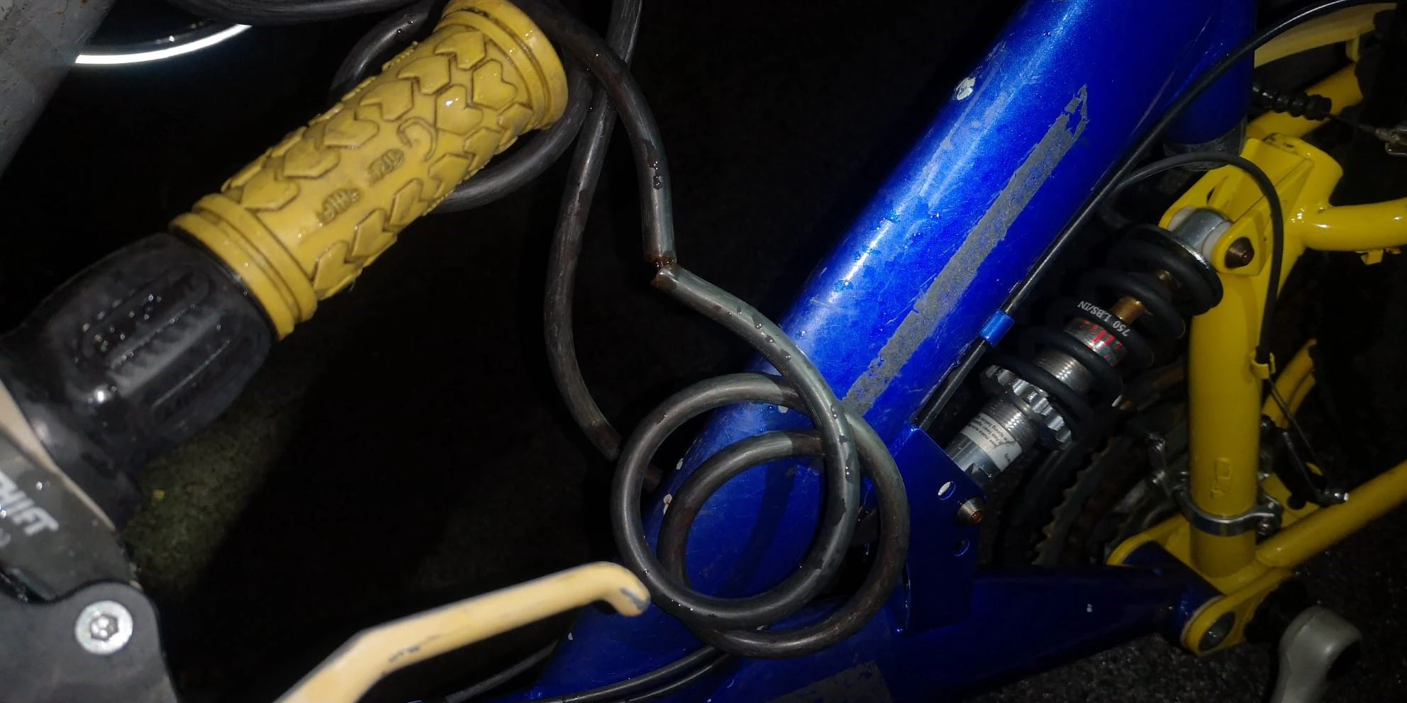 Spuren von Gewalteinwirkung an einem Fahrradschloss