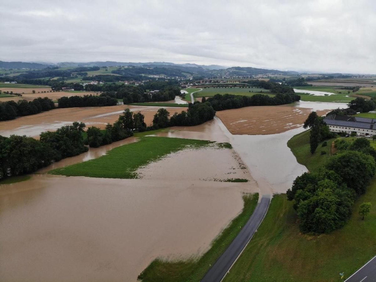 Luftaufnahmen zeigen Überflutungen in NÖ