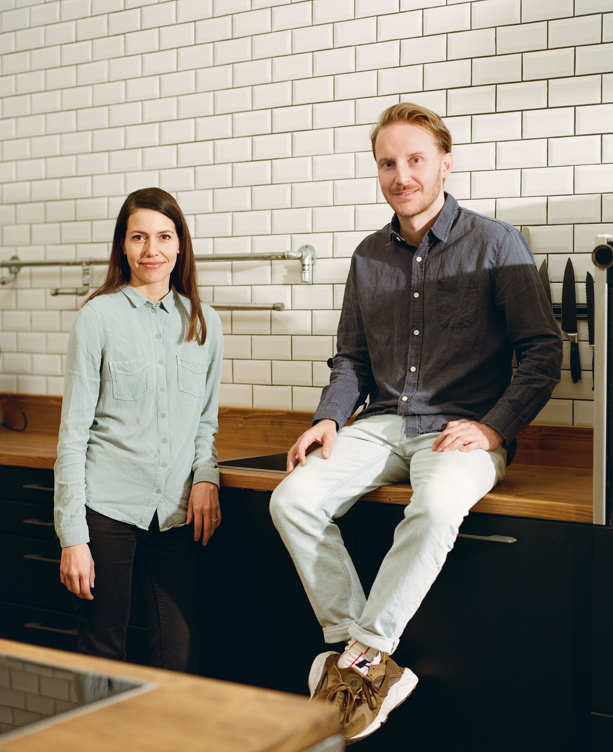 Die beiden Happy Plates GründerInnen Simon Jacko und Anna Mahlodji.