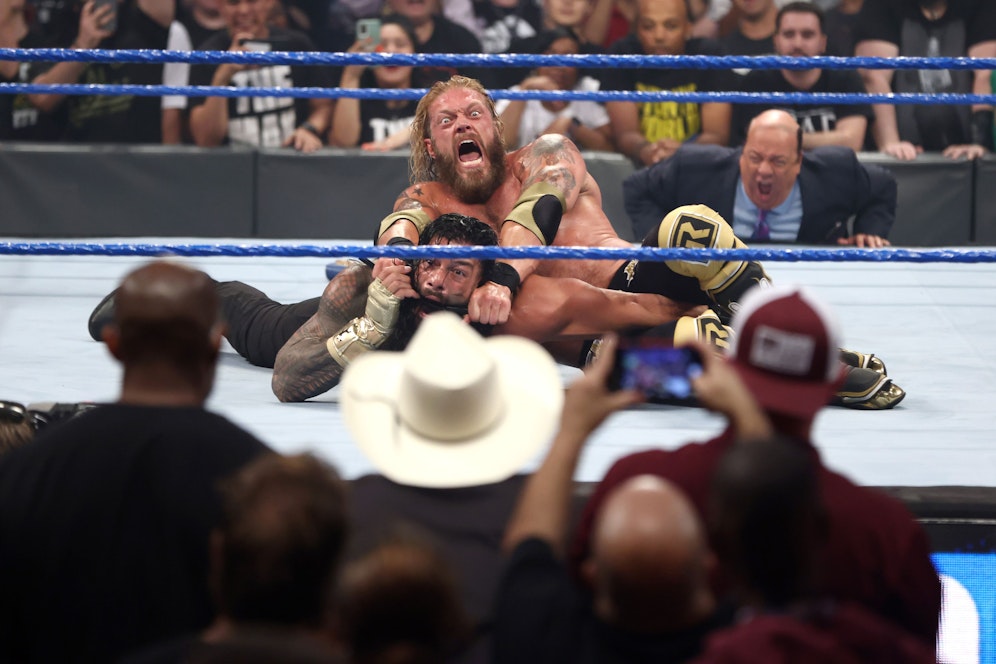 Edge gegen Roman Reigns