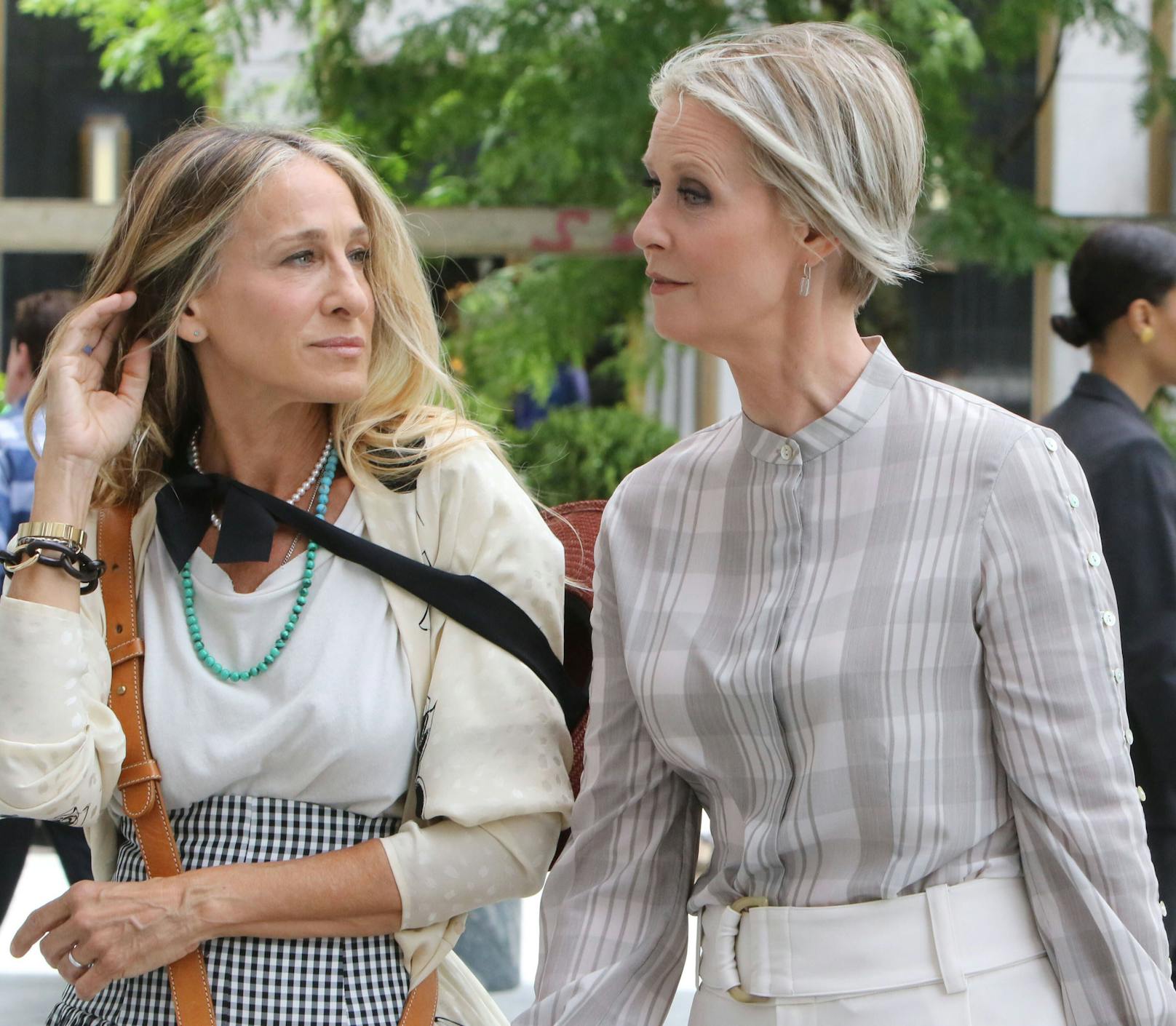 Sarah Jessica Parker (56) und Cynthia Nixon (55) am Set des "Sex and the City" Reboot "And just like that".&nbsp;