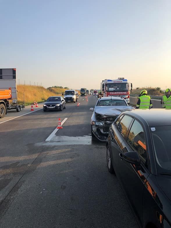 Zwei Auffahrunfälle mit mehreren Verletzten ereignete sich im Rückstau.