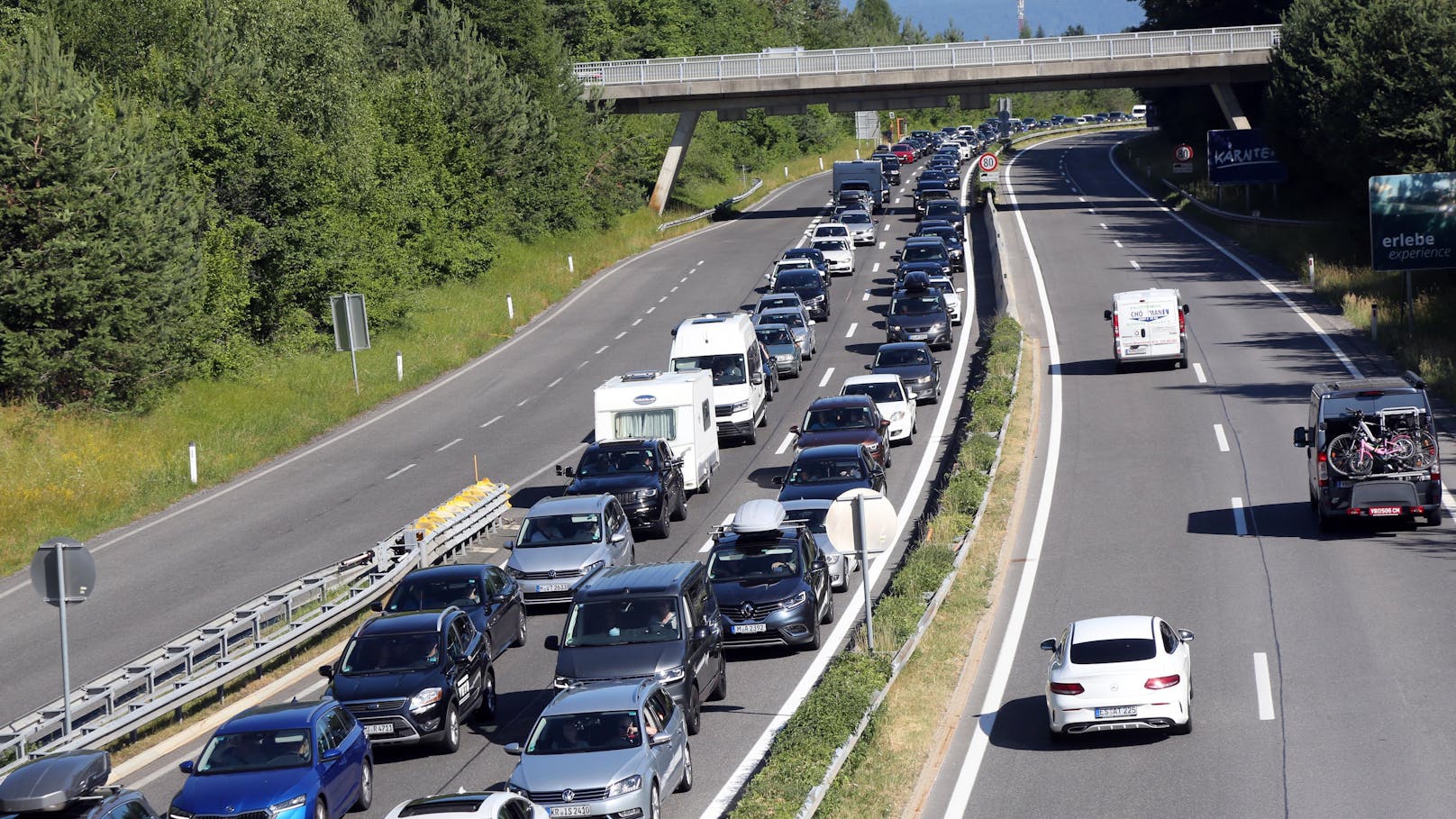 Autobahn – Tempo 100 würde 850.000 Tonnen CO2 einsparen