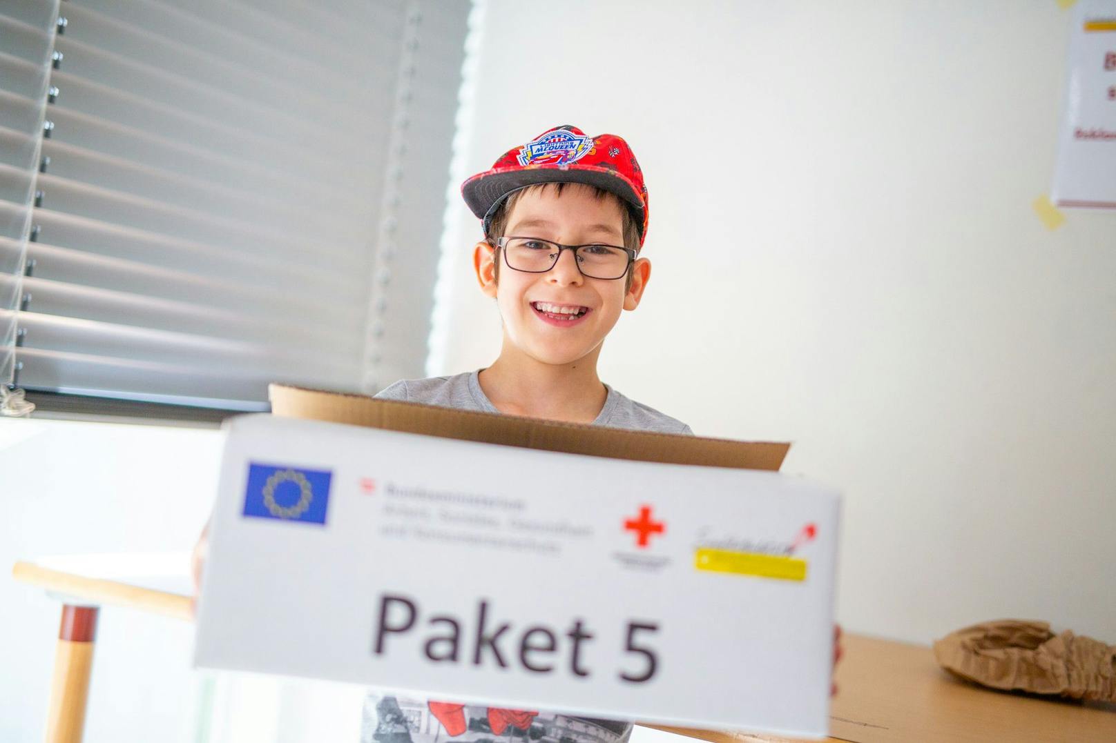 Auch heuer sollen bei der Schulstartpaket-Aktion rund 50.000 Schüler wieder Rucksäcke, Schultaschen, Handarbeitskoffer, Stifte und weiteres Material für einen guten Schulstart bekommen.