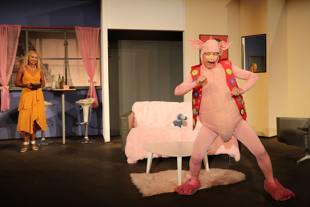 Henris Ehemann in spe ist der durchgeknallte Schauspieler Dodo (Oliver Hebeler)