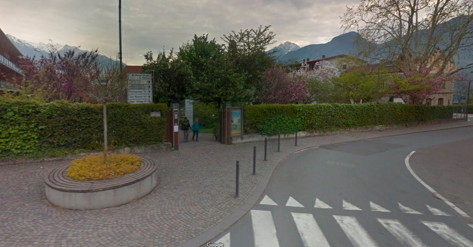 Die Bluttat geschah in der Parkanlage eines Seniorenwohnheims in Lana, Südtirol.