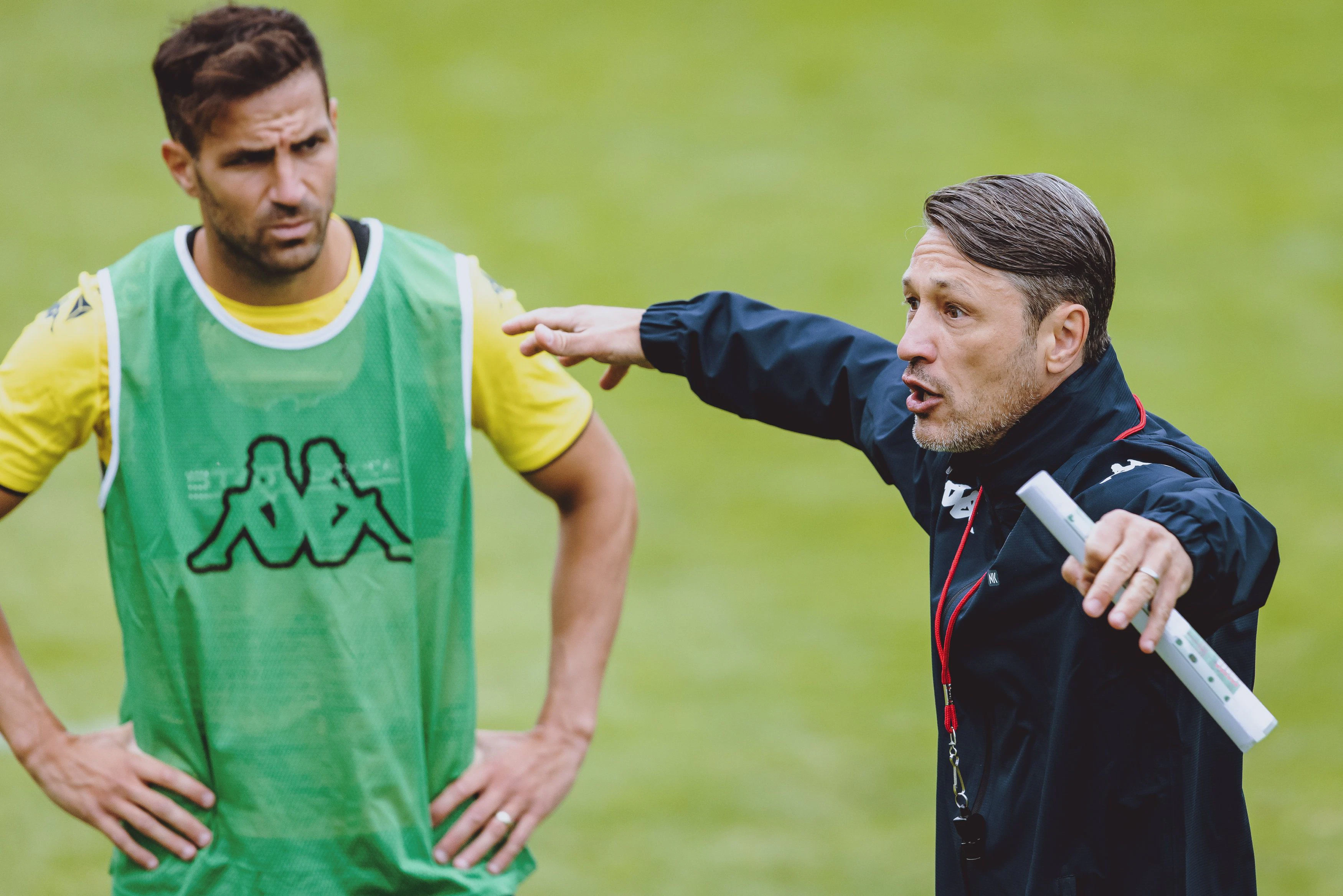 Trainer Niko Kovac mit Routinier Cesc Fabregas.