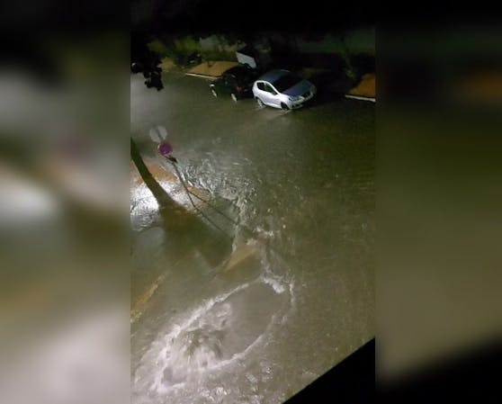 In Deutsch-Wagram waren die Straßen überflutet.
