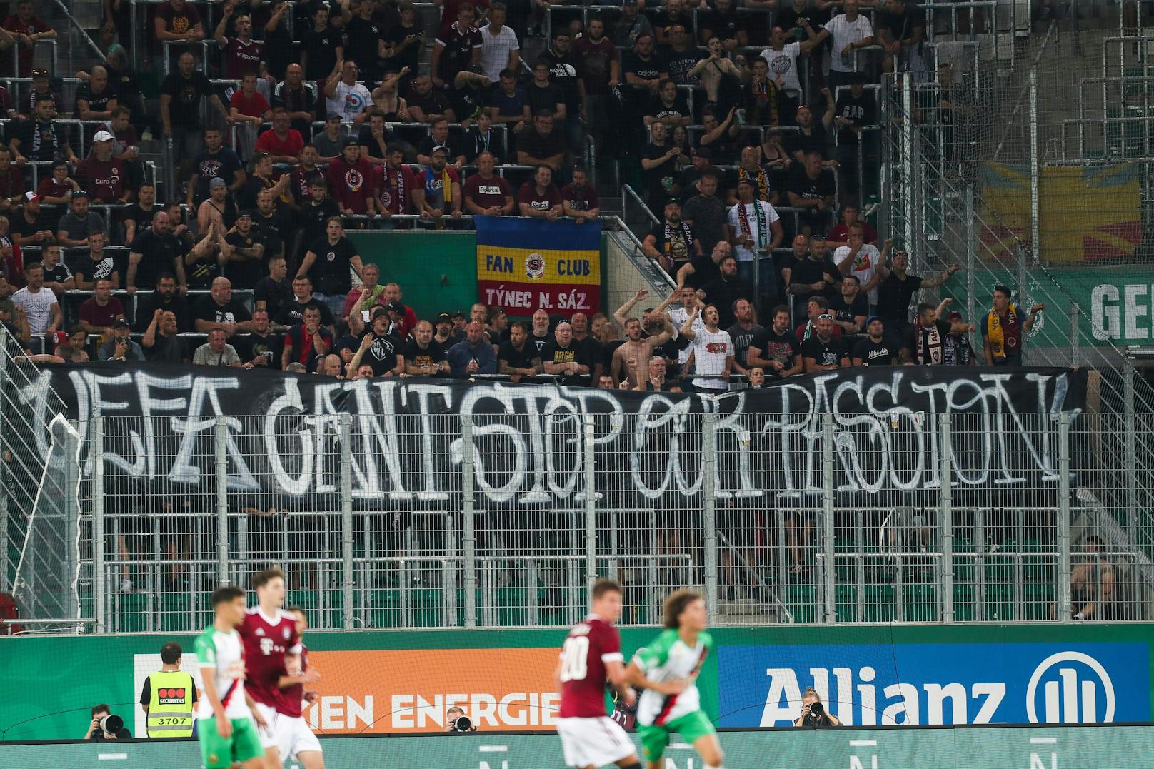 Auch die Sparta-Fans protestierten gegen die UEFA