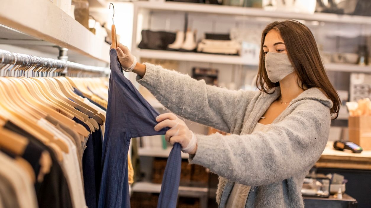 Die Maskenpflicht im Wiener Handel bleibt weiter aufrecht.