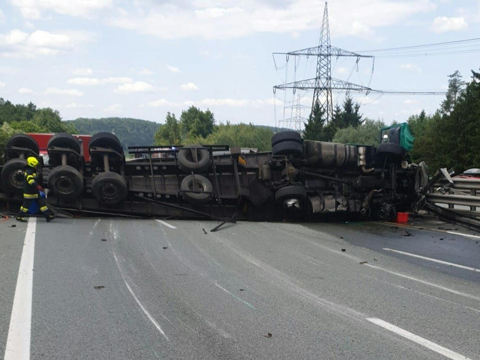 Der schwere Lkw-Crash führte am 19. Juli zu einer stundenlangen Sperre der A2.
