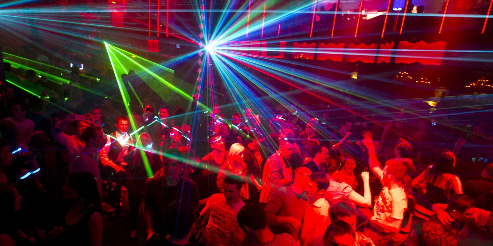 Clubbesuch nur mit Test oder Impfung.