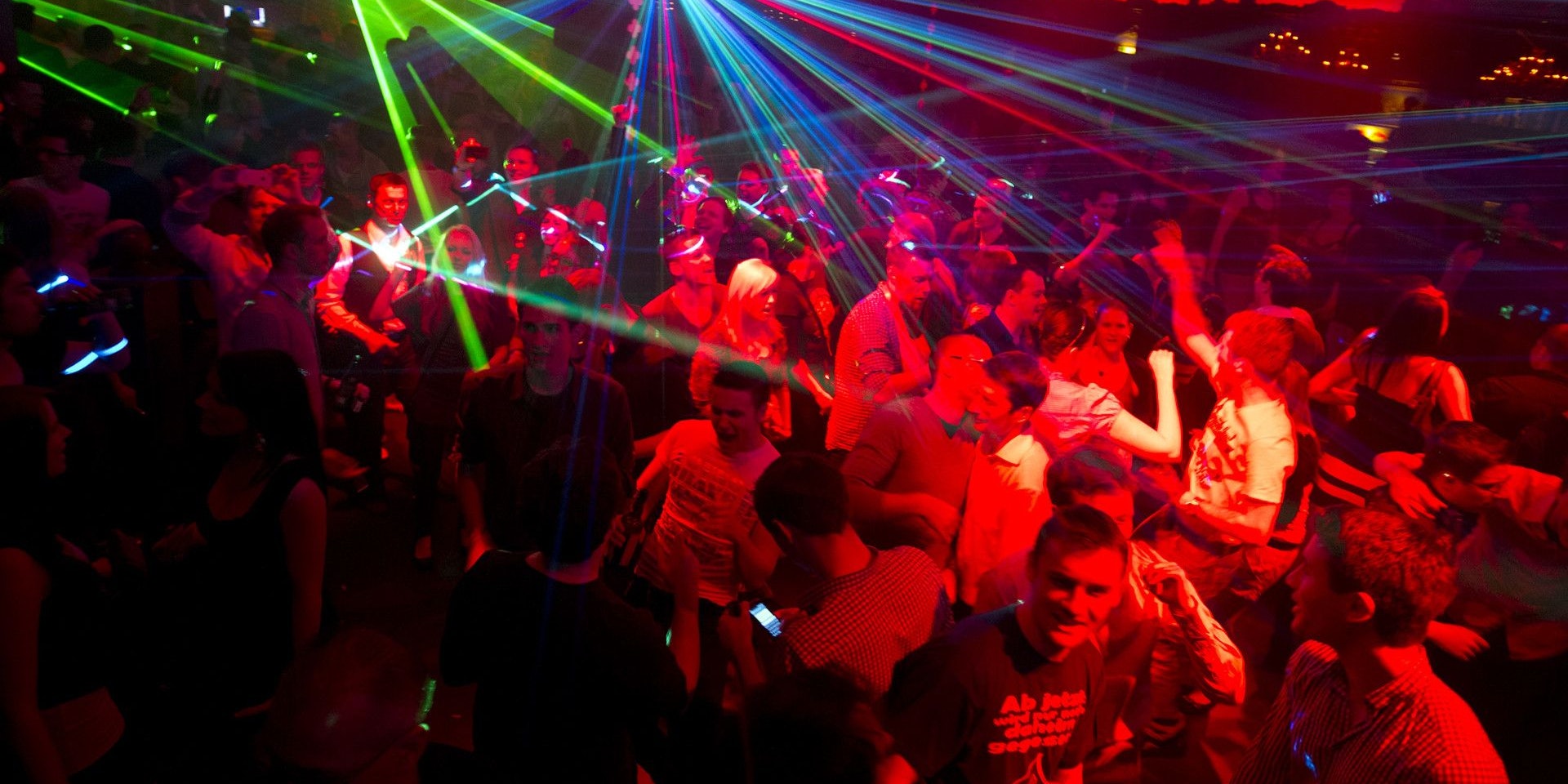 Clubbesuch nur mit Test oder Impfung.