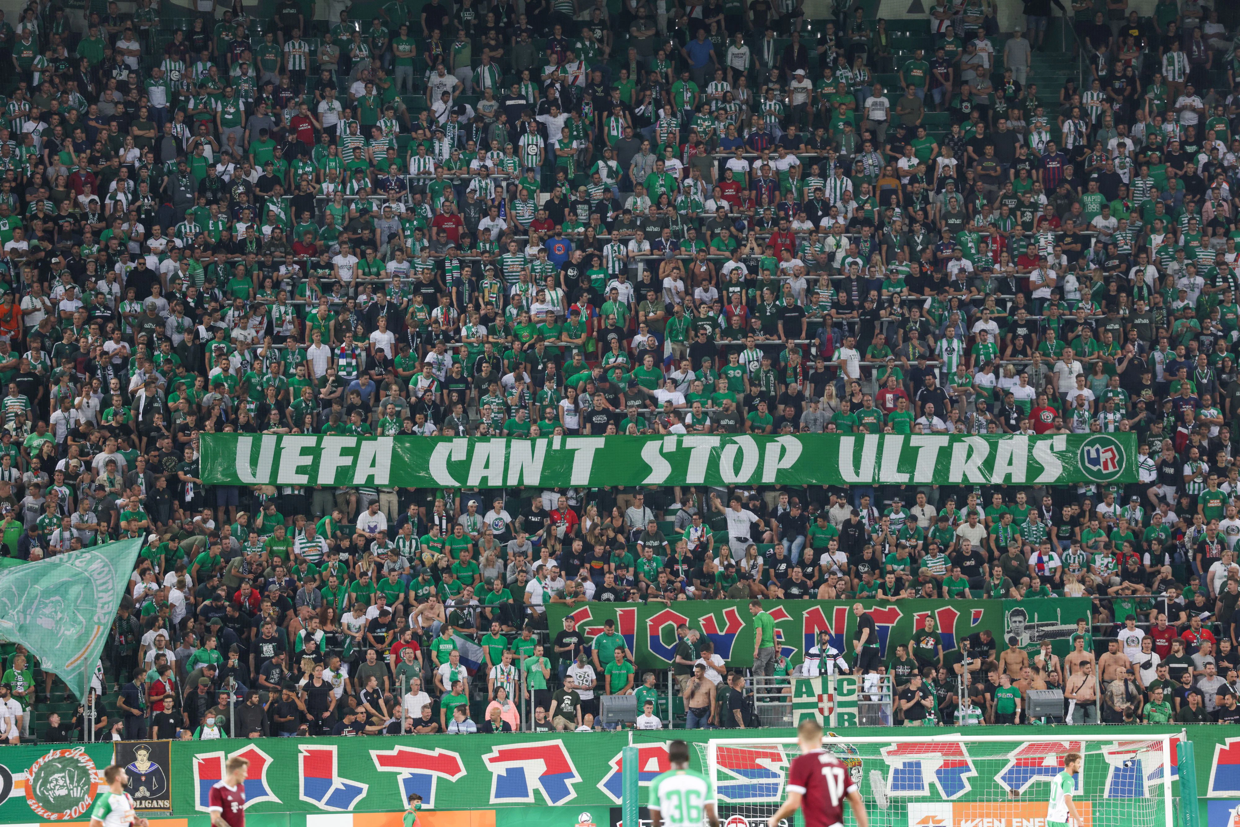Protest der Rapid-Ultras auf der Tribüne