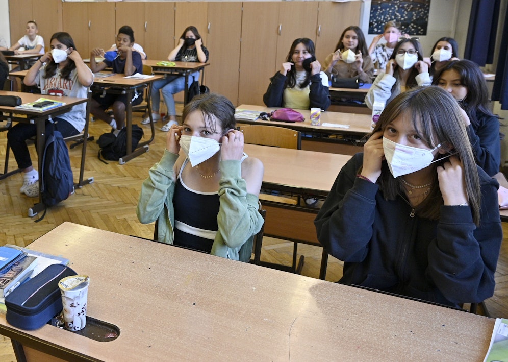 Wo nötig, soll die Maskenpflicht in die Klassen zurückkehren.