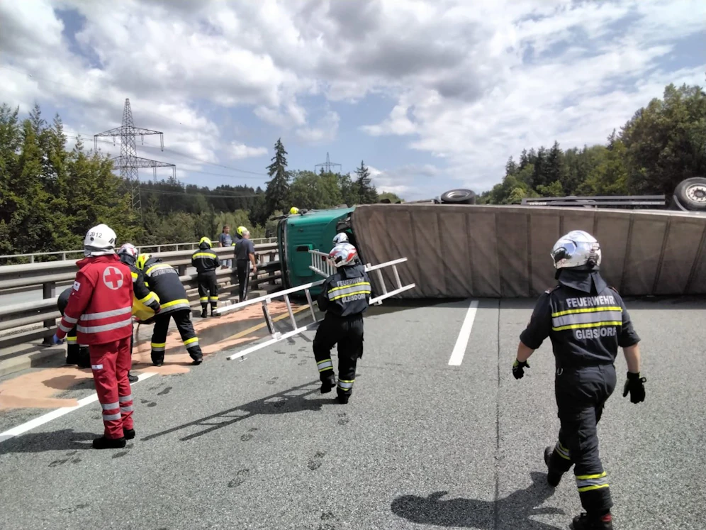 Der schwere Lkw-Crash führte am 19. Juli zu einer stundenlangen Sperre der A2.