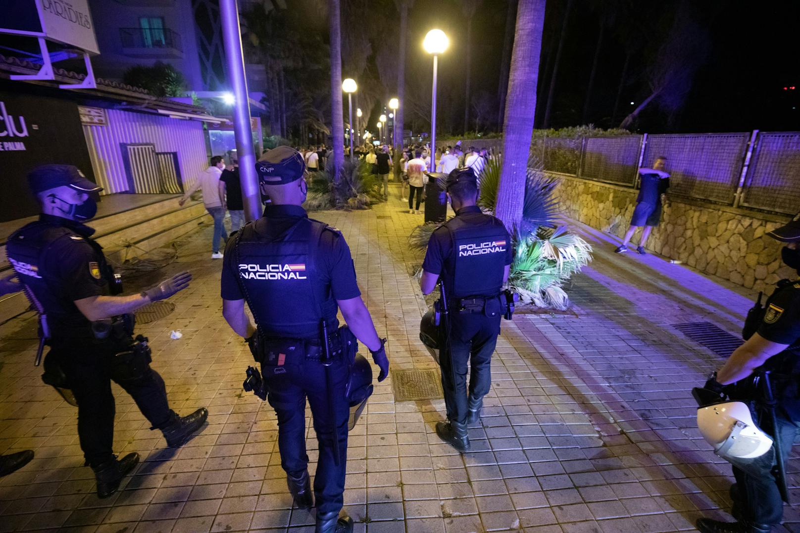 Polizei-Einheiten im Touristenort S’Arenal auf Mallorca. Symbolbild