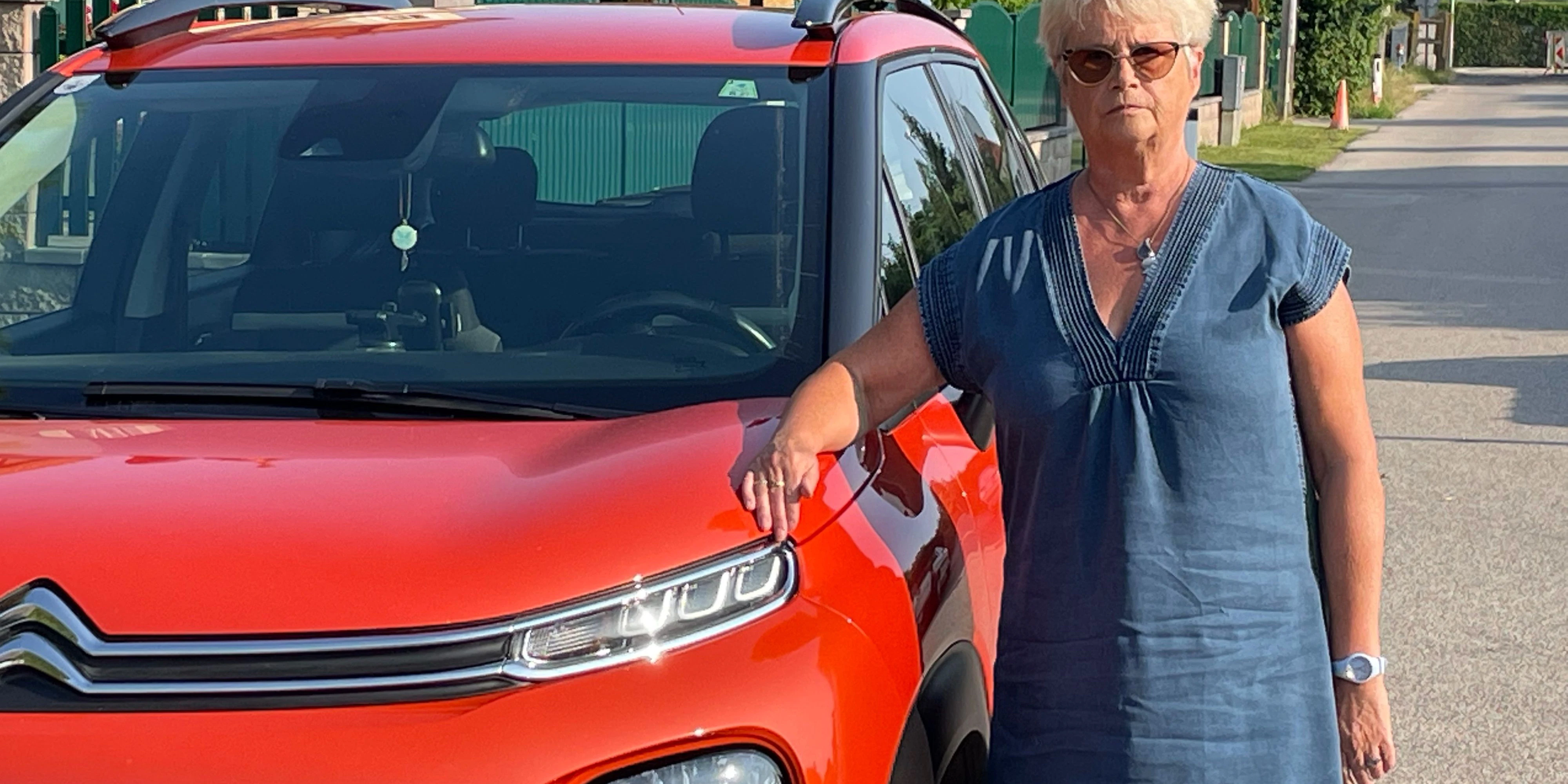 Oma und Opa warteten auf Parkplatz – 700 Euro Strafe - Vimarsana News
