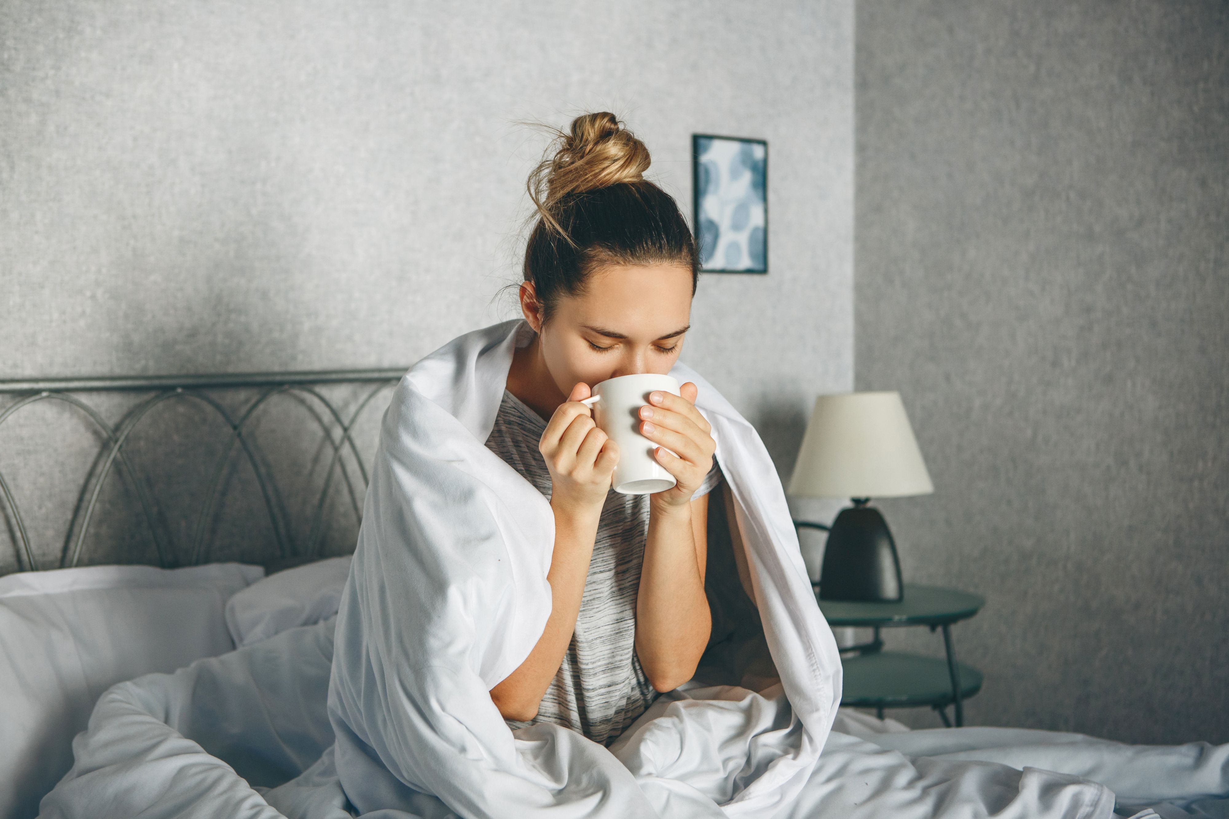 Krank im Bett: Unter Umständen kann Urlaub unterbrochen werden.