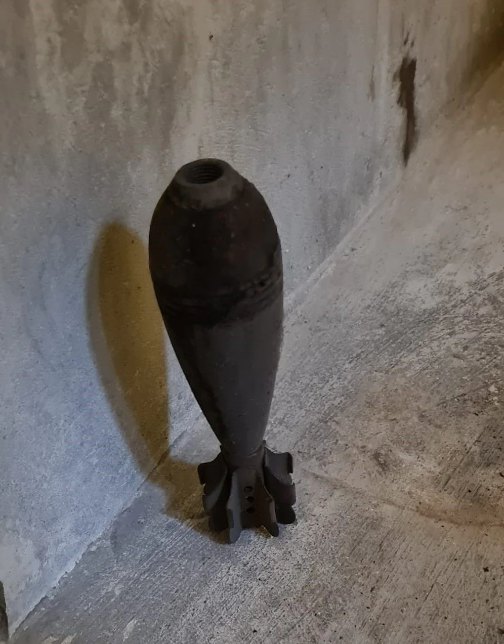 In der Moritz-Dreger-Gasse wurde diese Mörsergranate 