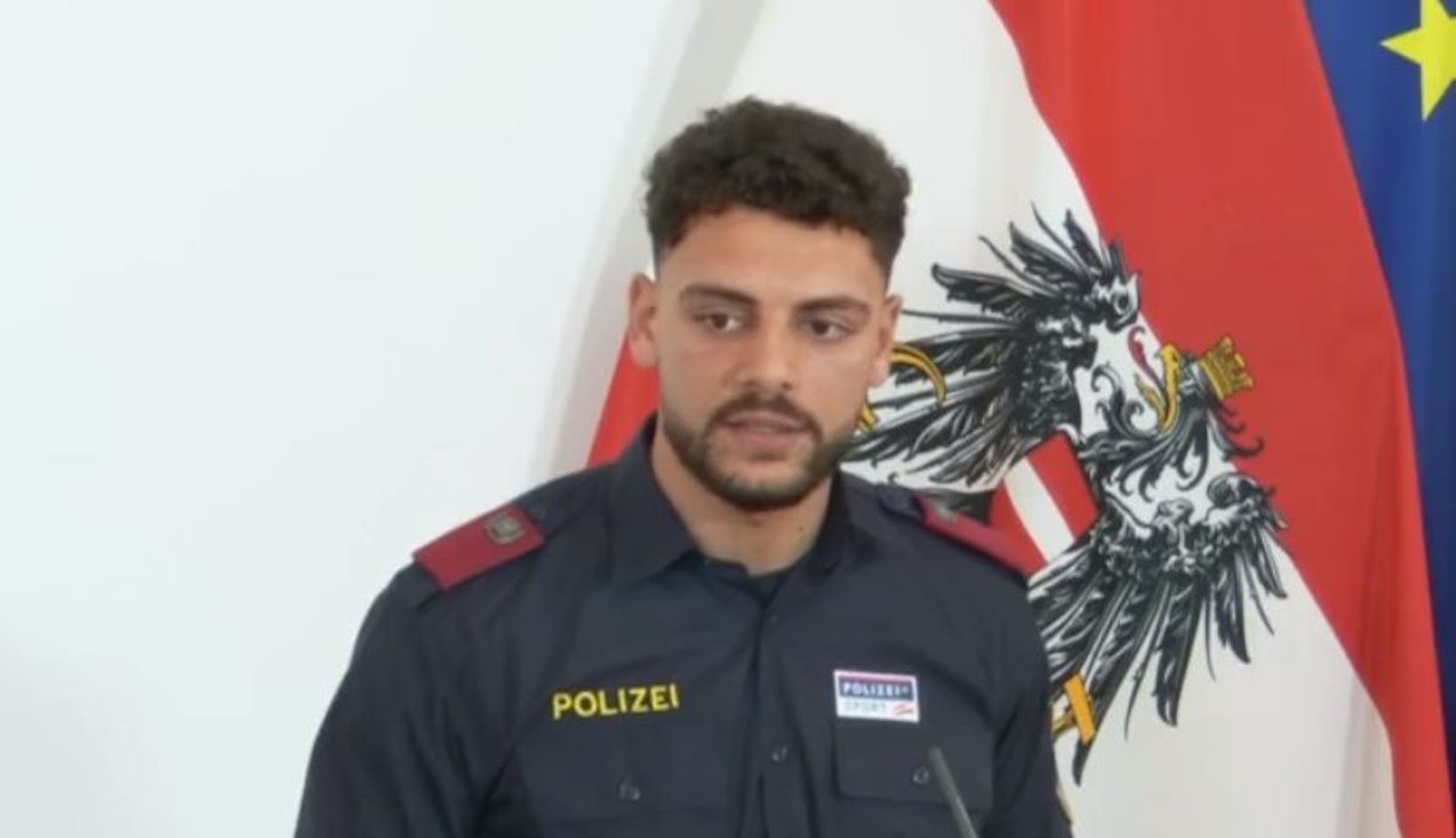 Karim Mabrouk ist angehender Polizist und Kickboxer. Am Mittwoch schilderte er, wie auch er Opfer von Rassismus wurde.
