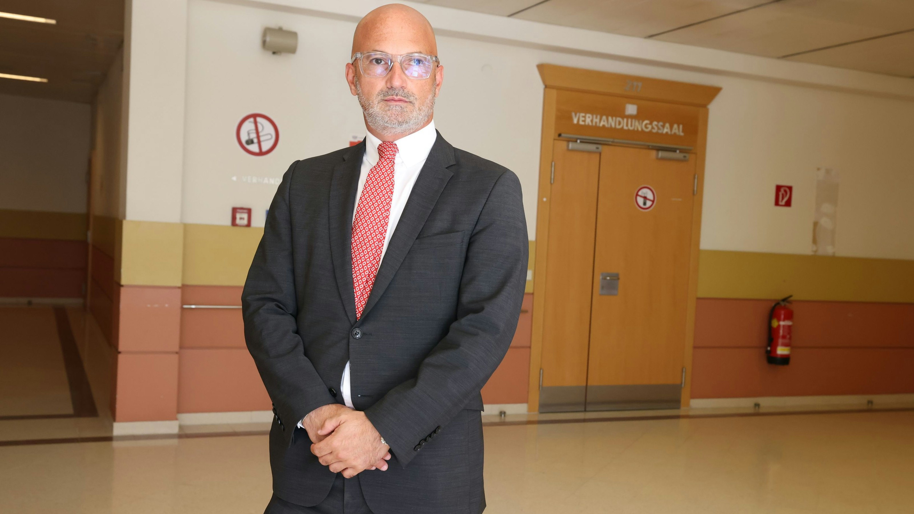 Star-Anwalt Nikolaus Rast ist verzagt.