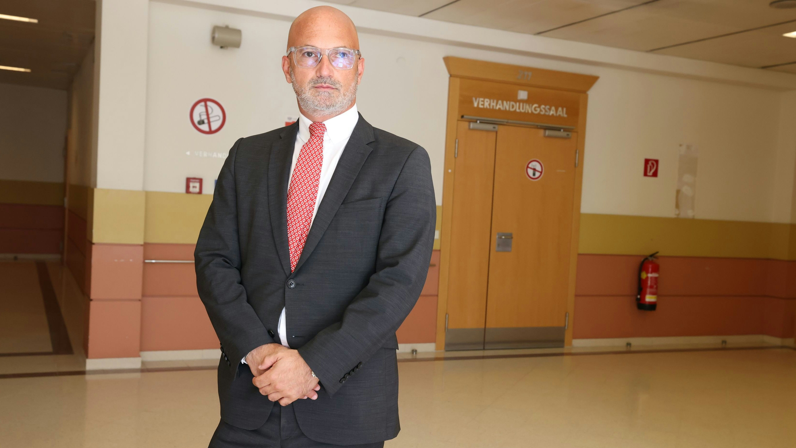 Star-Anwalt Nikolaus Rast vertritt Luca K. (17).